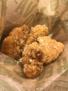 Boneless Wings - Garlic Parmesan (6 piece)