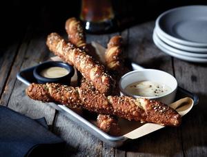 Brew Pub Pretzels & Beer Cheese Dip