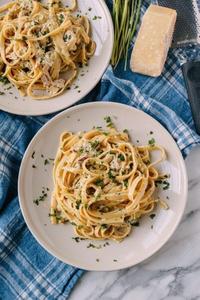 Roasted Garlic Fettuccine Alfredo with Chicken