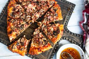 Canadian Pizza (Medium, 1 slice)