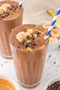 Chocolate Peanut Butter Smoothie (16 oz)