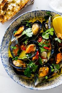 Steamed Mussels (1 lb) with Garlic Butter
