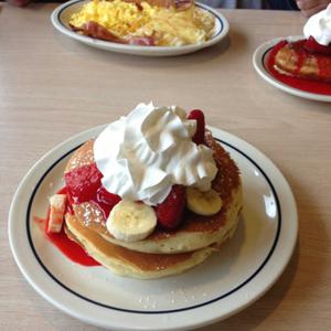 Strawberry Banana Pancakes (Full Stack)