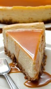 White Chocolate Cheesecake with Caramel Sauce
