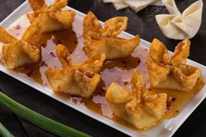 Crab Wontons (6 Pieces)