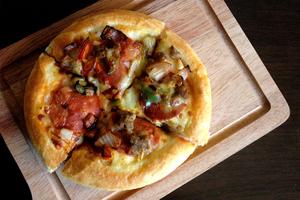 Supreme Personal Pan Pizza (Whole)