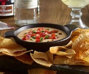 Queso & Chips