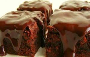 Brownie with Chocolate Sauce