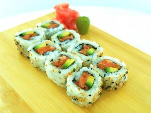 Spicy Salmon Roll (6 piece)