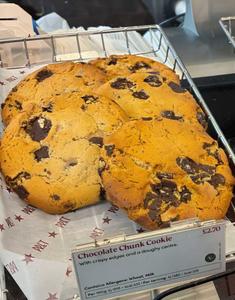 Chocolate Chip Cookie