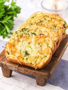 Toast with Garlic Butter (White Bread)