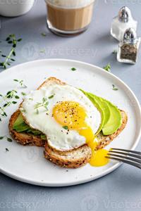 Toast with a Fried Egg (Multigrain Bread)