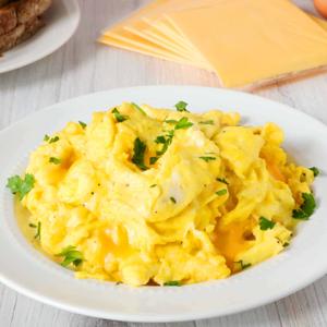 Scrambled Eggs with Cheese (2 Eggs)