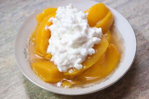 Cottage Cheese with Peaches