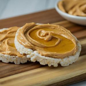 Rice Cakes with Peanut Butter (2)
