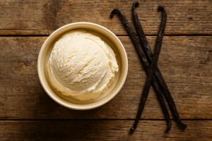 Vanilla Ice Cream (1/2 Cup)