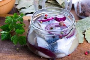 Pickled Herring or Solomon Gundy (2 oz)