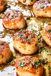 Scallops, Baked or Pan-Seared (6 Scallops)