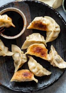 Pork Dumplings or Potstickers, Steamed (4 Pieces)