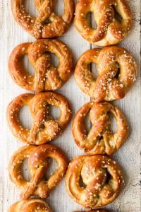 Soft Pretzel, Salted (Medium)