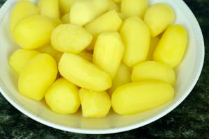 Boiled Potato, Peeled (Medium)