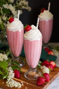 Strawberry Milkshake (Small)